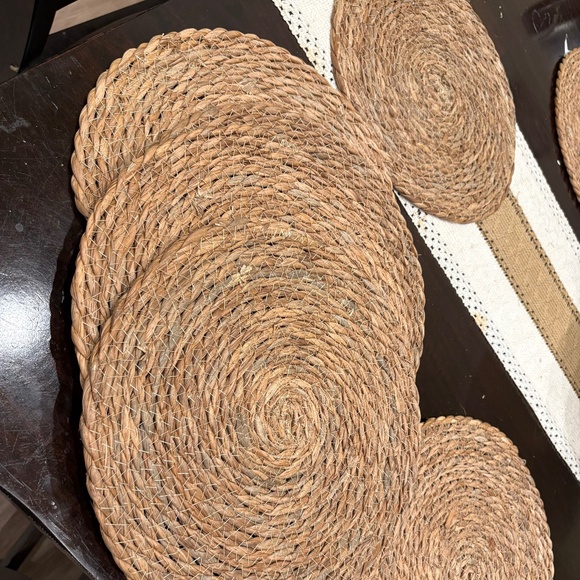 Hyacinth placemats - Picture 1 of 2